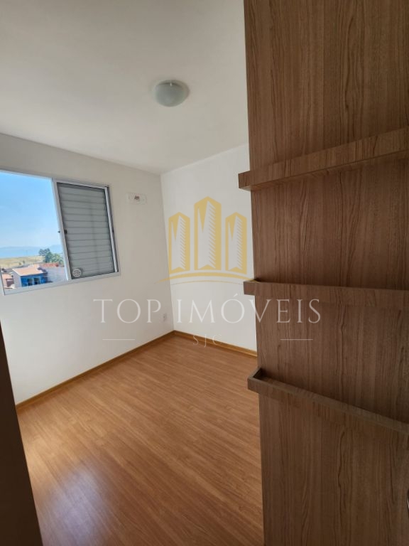 Lindo apartamento dois dormitórios repleto de armários no sa
