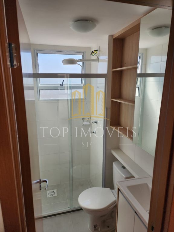 Lindo apartamento dois dormitórios repleto de armários no sa