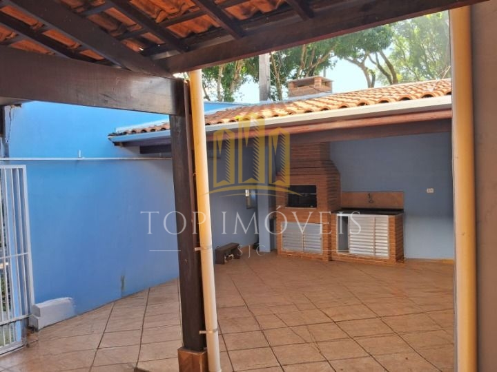 Uma casa para viver momentos inesquecíveis no jardim satélite !