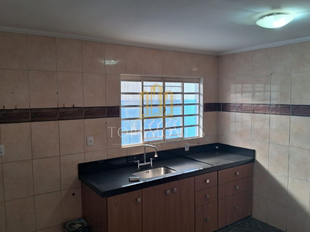 Uma casa para viver momentos inesquecíveis no jardim satélite !