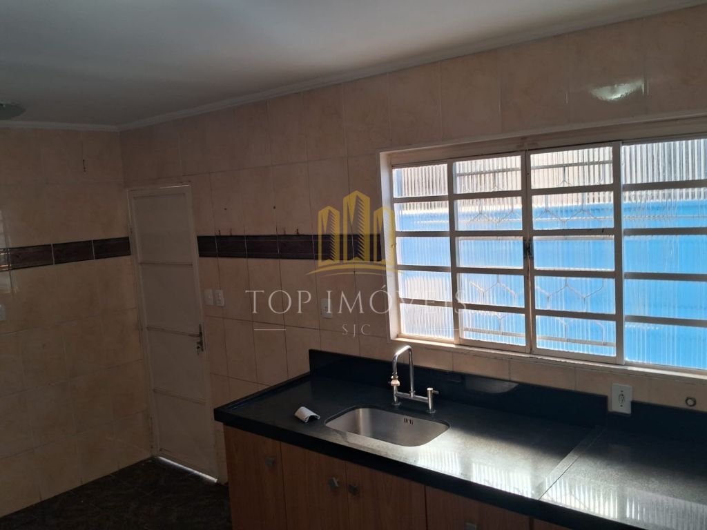 Uma casa para viver momentos inesquecíveis no jardim satélite !