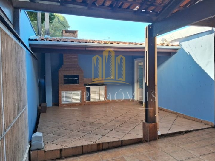 Uma casa para viver momentos inesquecíveis no jardim satélite !