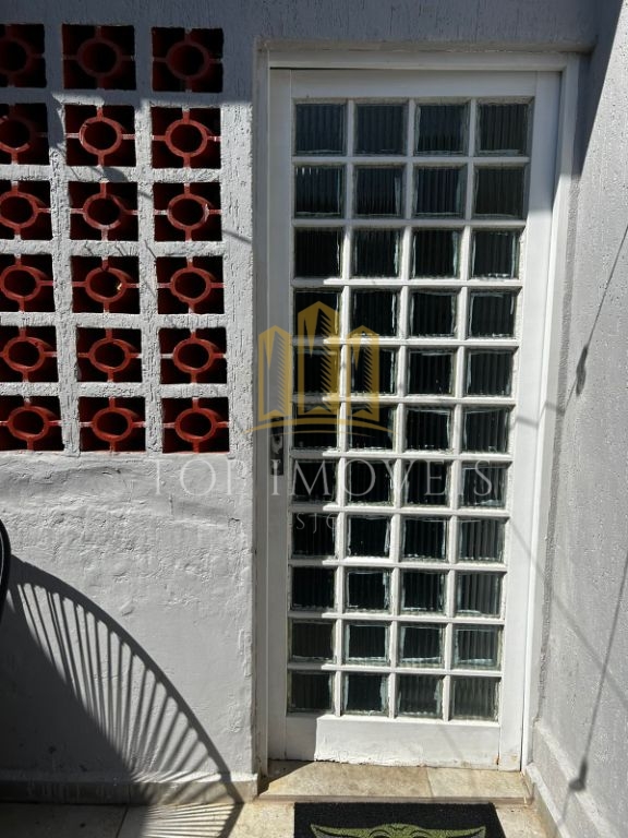 Casa Térrea à Venda no Res. Sítio Santo Antônio 3 Dormitórios, Suíte e 2 Vagas Cobertas