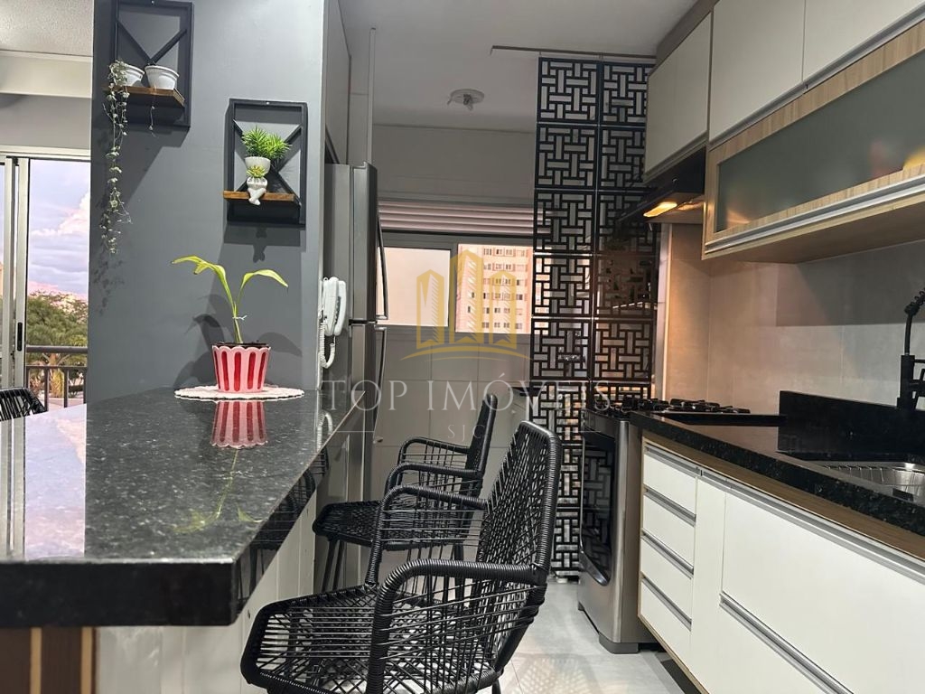 Belíssimo apartamento com sacada na avenida josé cobra