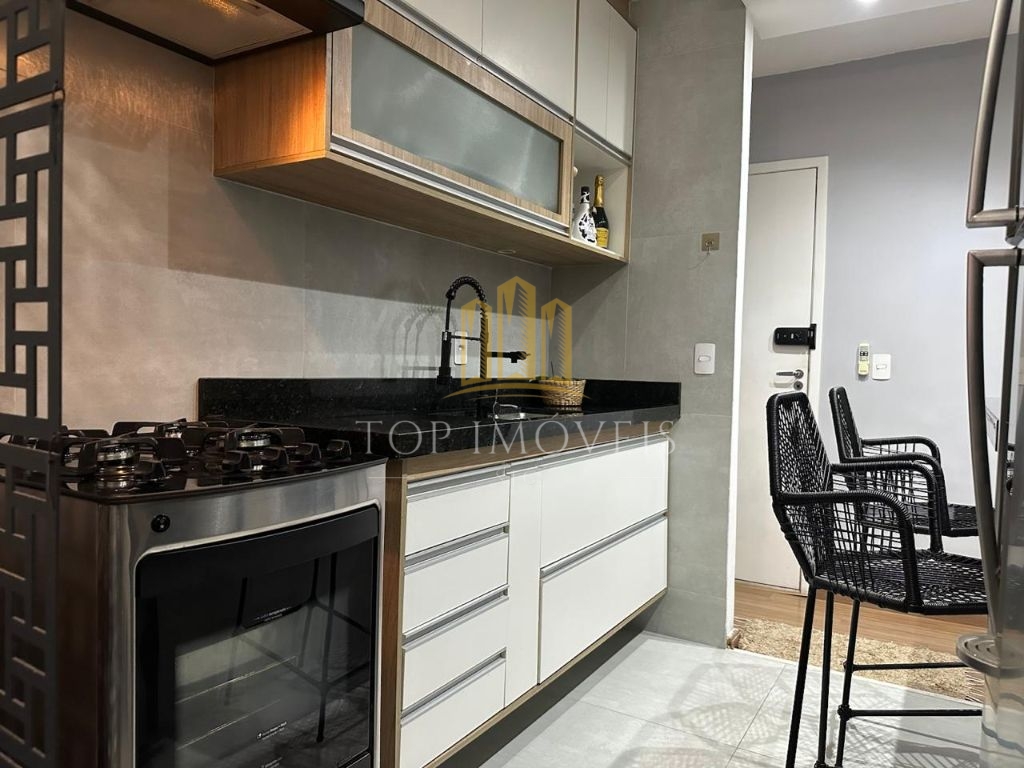 Belíssimo apartamento com sacada na avenida josé cobra