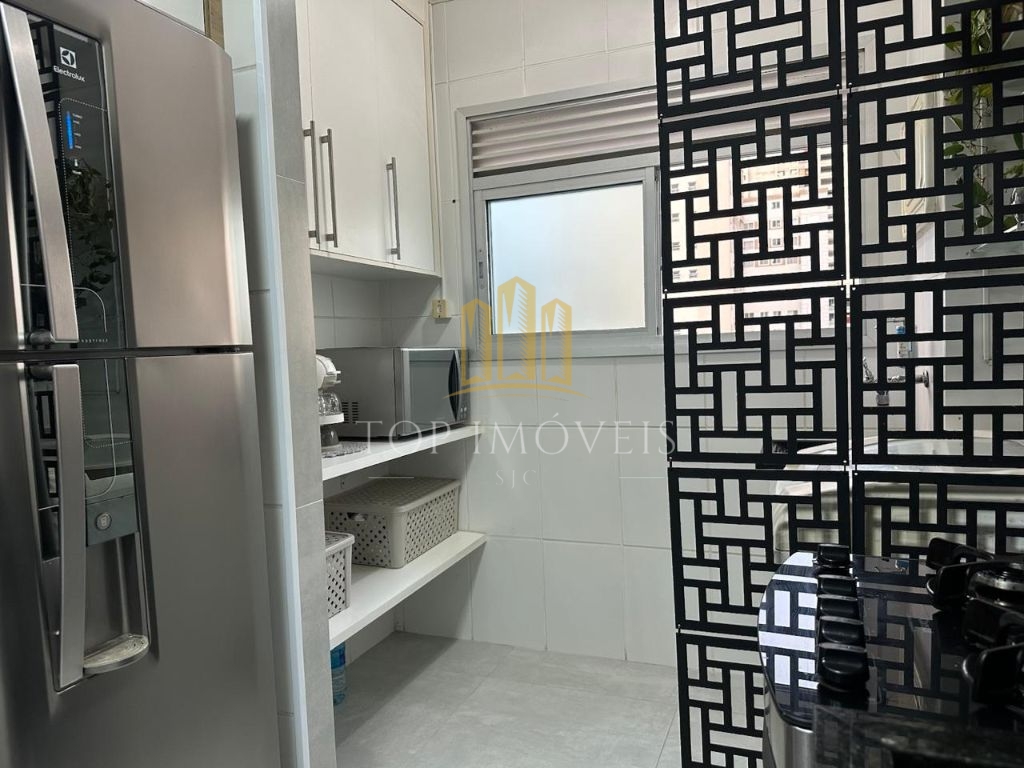 Belíssimo apartamento com sacada na avenida josé cobra