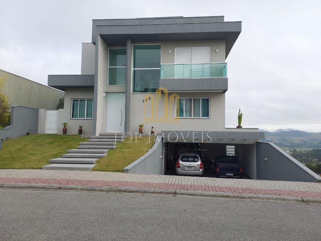 Belíssima mansão de 3 suítes e 455 metros quadrados no condo