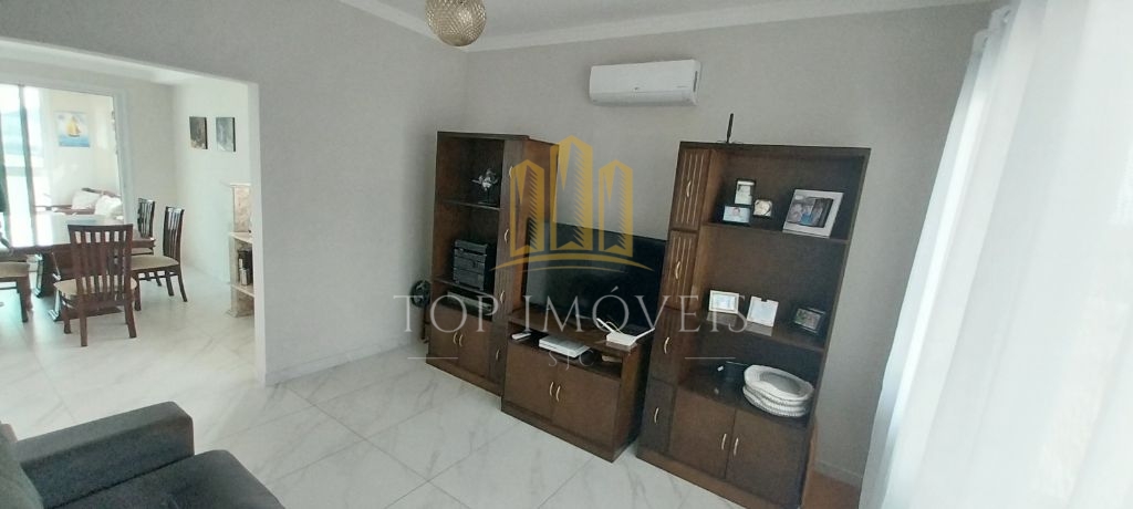 Belíssima mansão de 3 suítes e 455 metros quadrados no condo