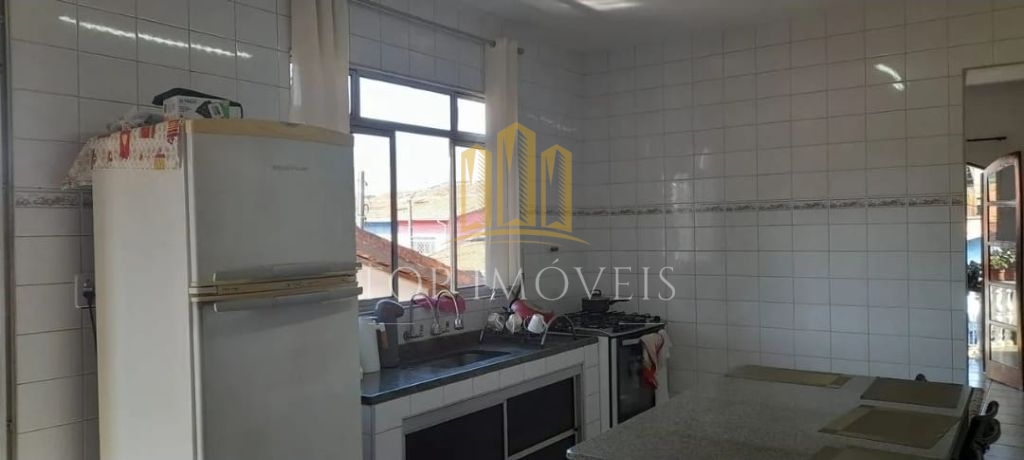 Ótima casa espaçosa cinco dormitórios na melhor localização 