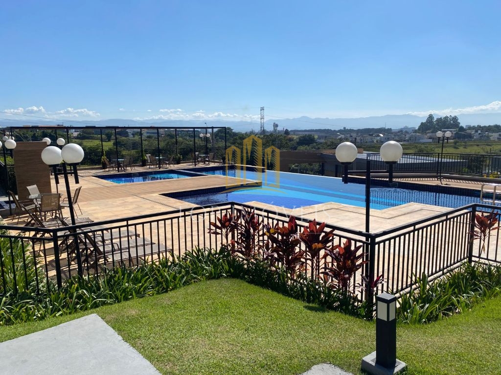 Maravilhoso Sobrado 4 dormitórios e Piscina Condomínio Malibu - Caçapava