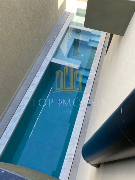 Maravilhoso Sobrado 4 dormitórios e Piscina Condomínio Malibu - Caçapava