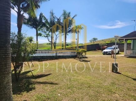 Belissíma chacara em condominio 3 dormitórios piscina no bai