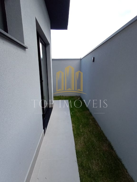 Belissima casa térrea 3 dormitórios 1 suíte condominio vered