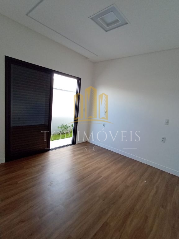 Belissima casa térrea 3 dormitórios 1 suíte condominio vered