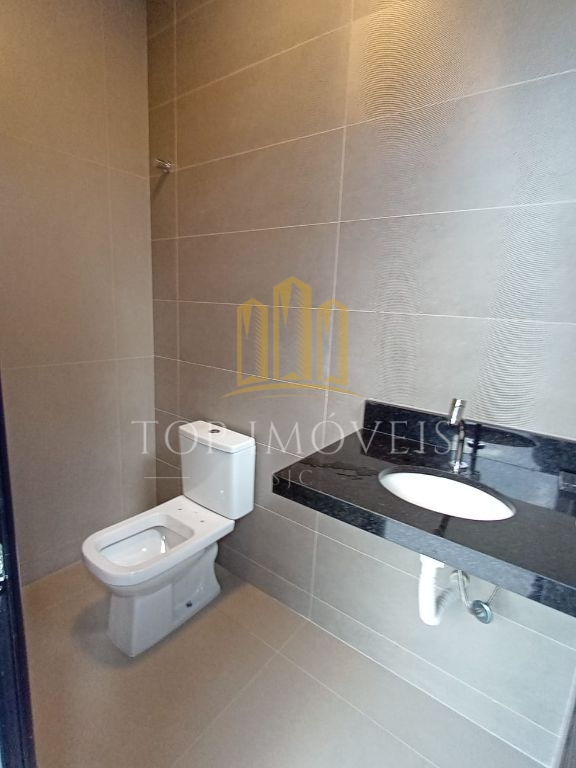 Belissima casa térrea 3 dormitórios 1 suíte condominio vered