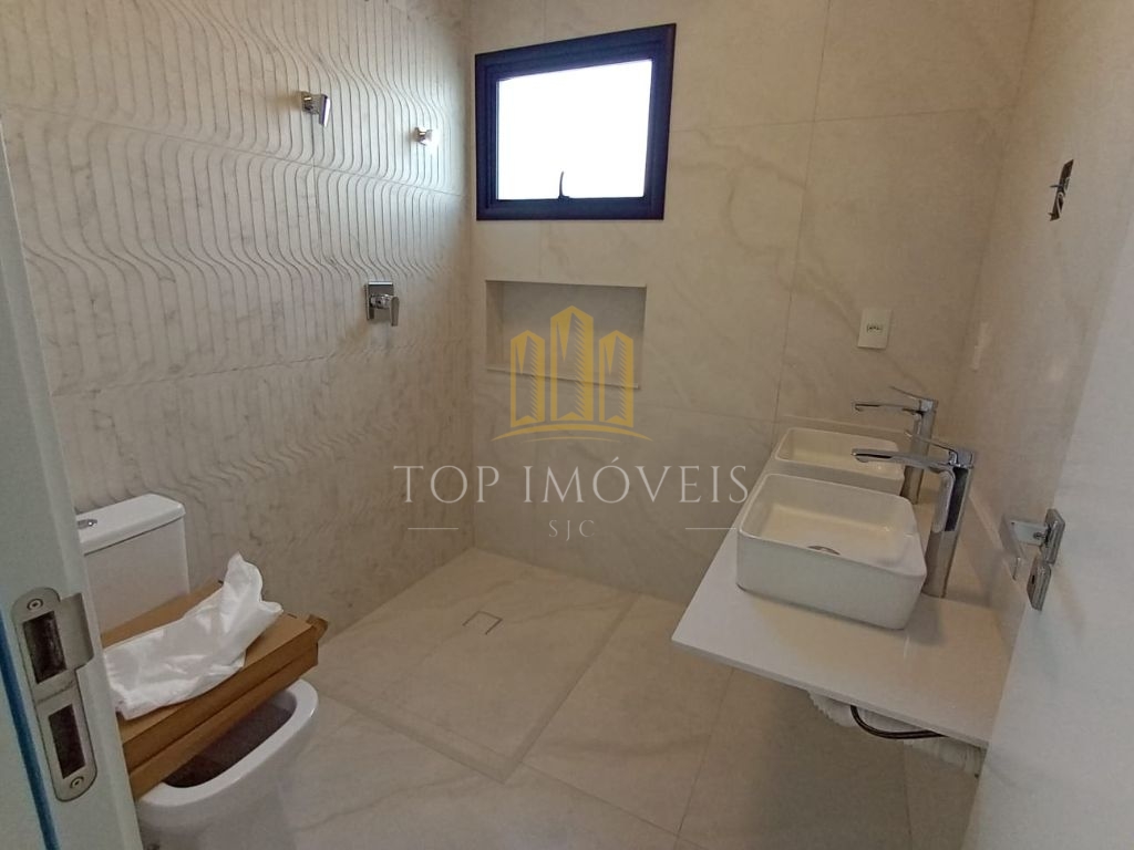 Belissima casa térrea 3 dormitórios 1 suíte condominio vered
