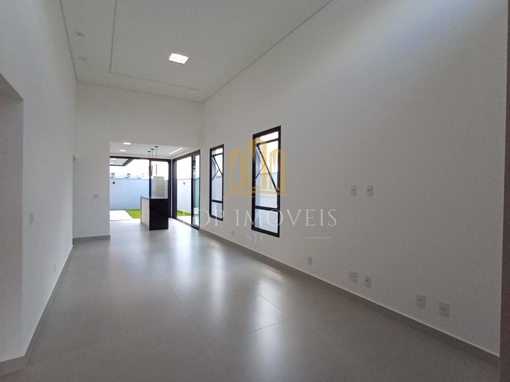 Belissima casa térrea 3 dormitórios 1 suíte condominio vered