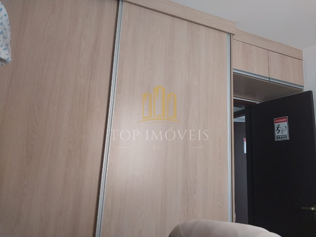 Lindo apartamento dois dormitórios repleto de armários próxi