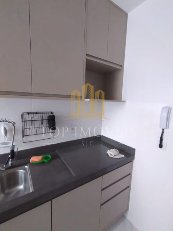 Lindo apartamento dois dormitórios repleto de armários próxi