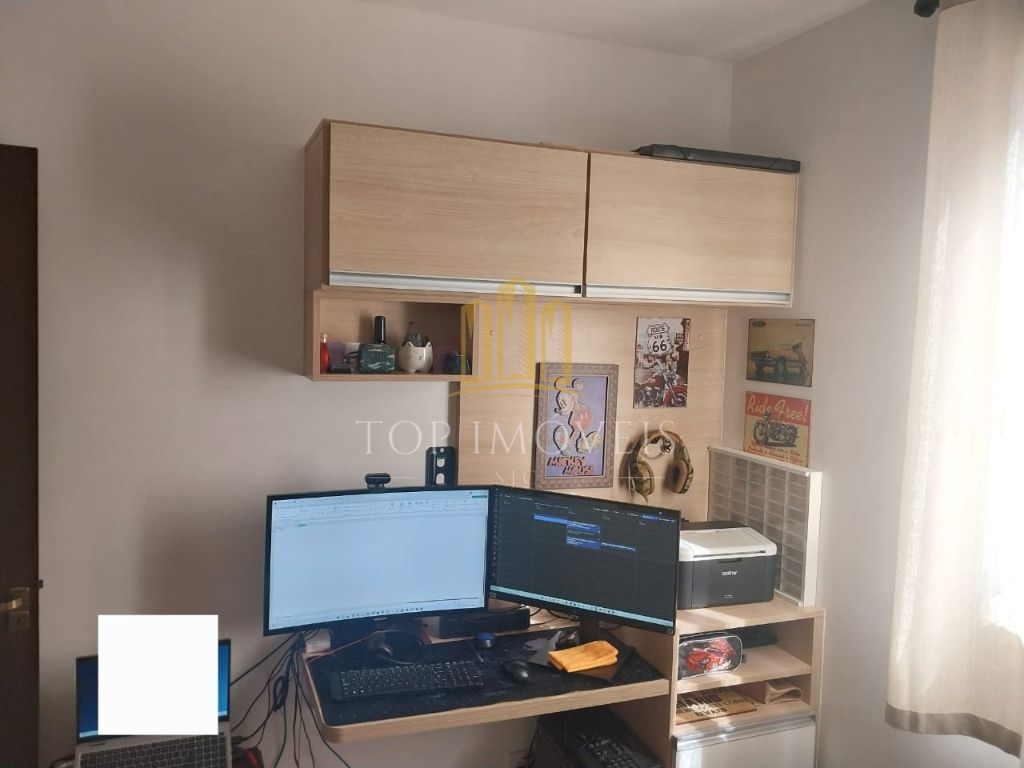 Lindo apartamento dois dormitórios repleto de armários próxi