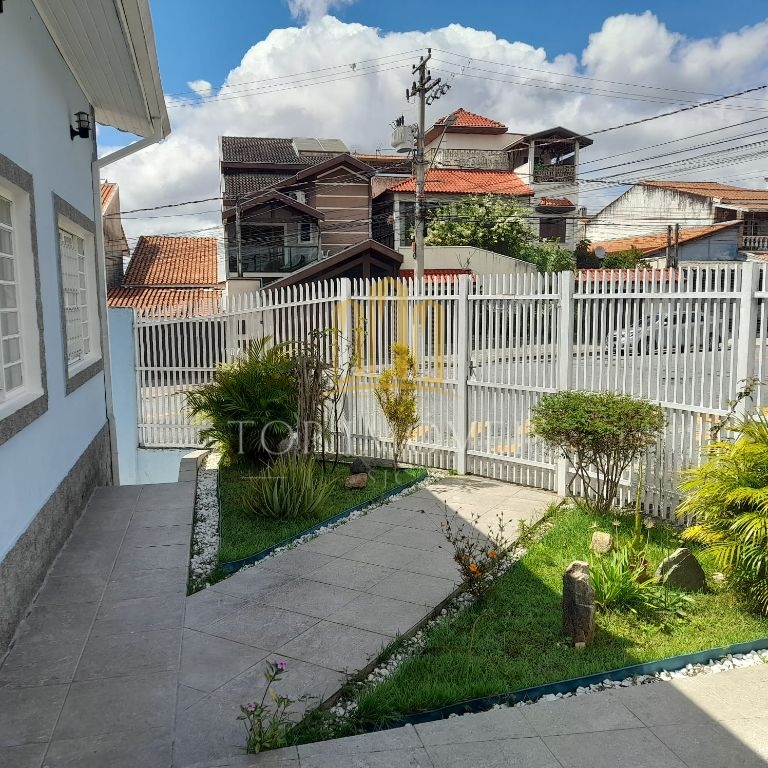 Casa de 5 dormitórios e 210m² de construção no Jardim Flamboyant