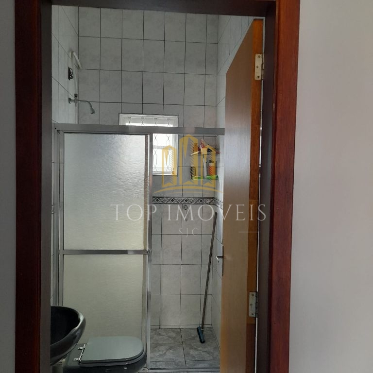 Casa de 5 dormitórios e 210m² de construção no Jardim Flamboyant