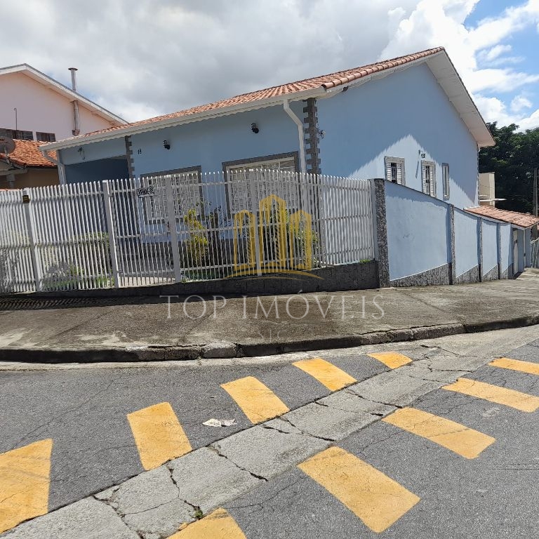 Casa de 5 dormitórios e 210m² de construção no Jardim Flamboyant