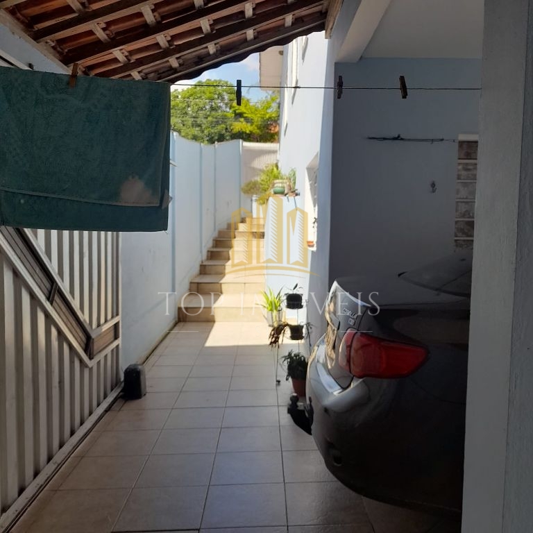 Casa de 5 dormitórios e 210m² de construção no Jardim Flamboyant