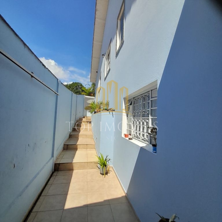 Casa de 5 dormitórios e 210m² de construção no Jardim Flamboyant