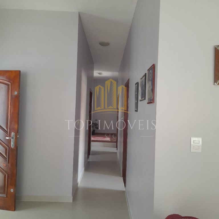 Casa de 5 dormitórios e 210m² de construção no Jardim Flamboyant
