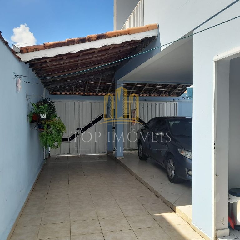 Casa de 5 dormitórios e 210m² de construção no Jardim Flamboyant