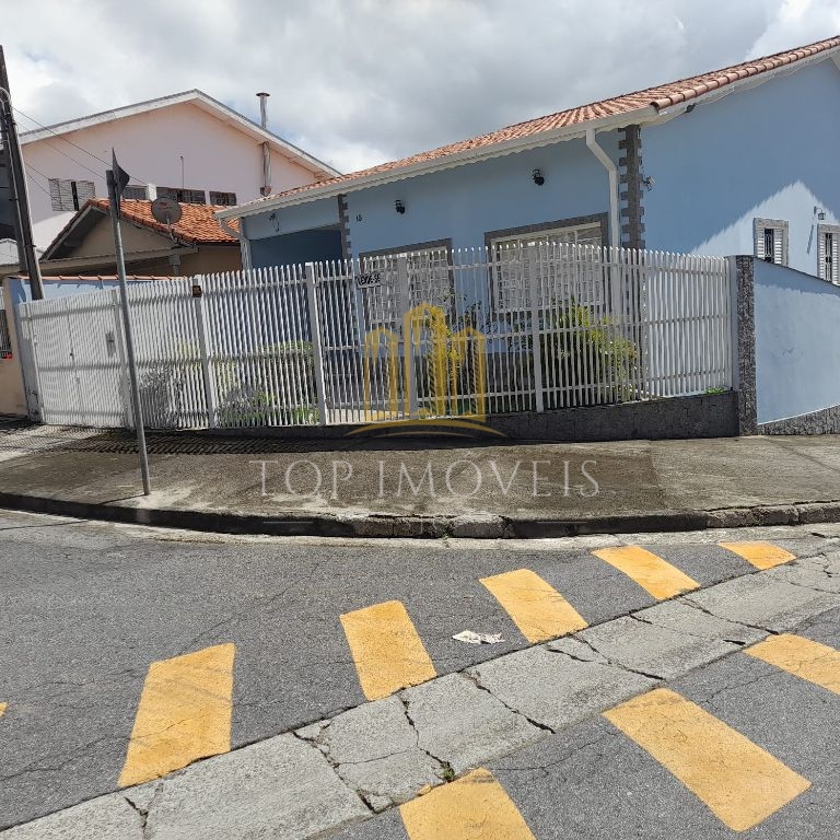 Casa de 5 dormitórios e 210m² de construção no Jardim Flamboyant