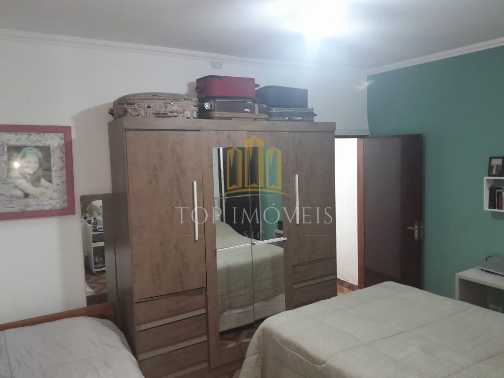 Casa residencial com excelente padrão construtivo e otima lo