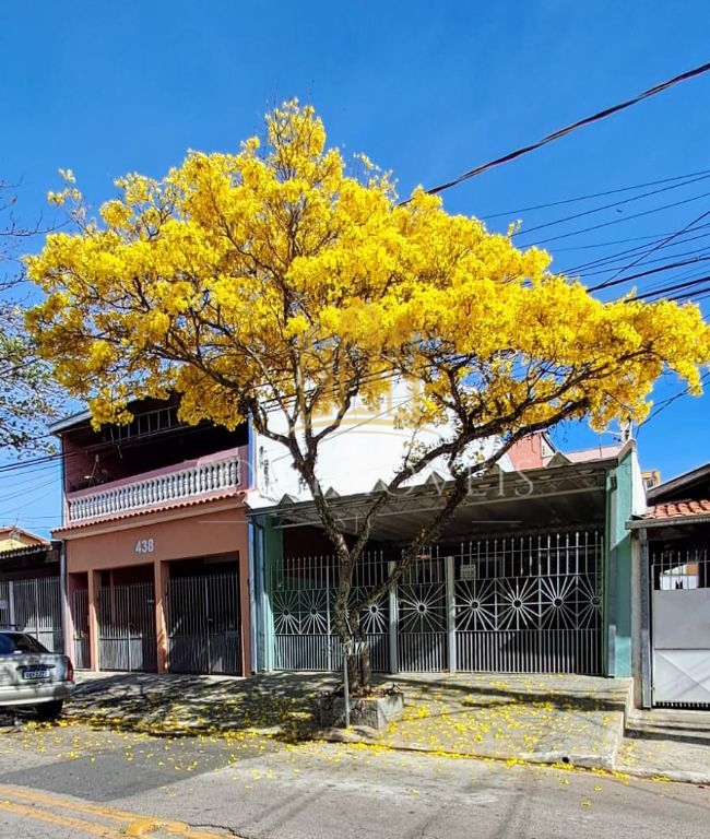 Casa residencial com excelente padrão construtivo e otima lo
