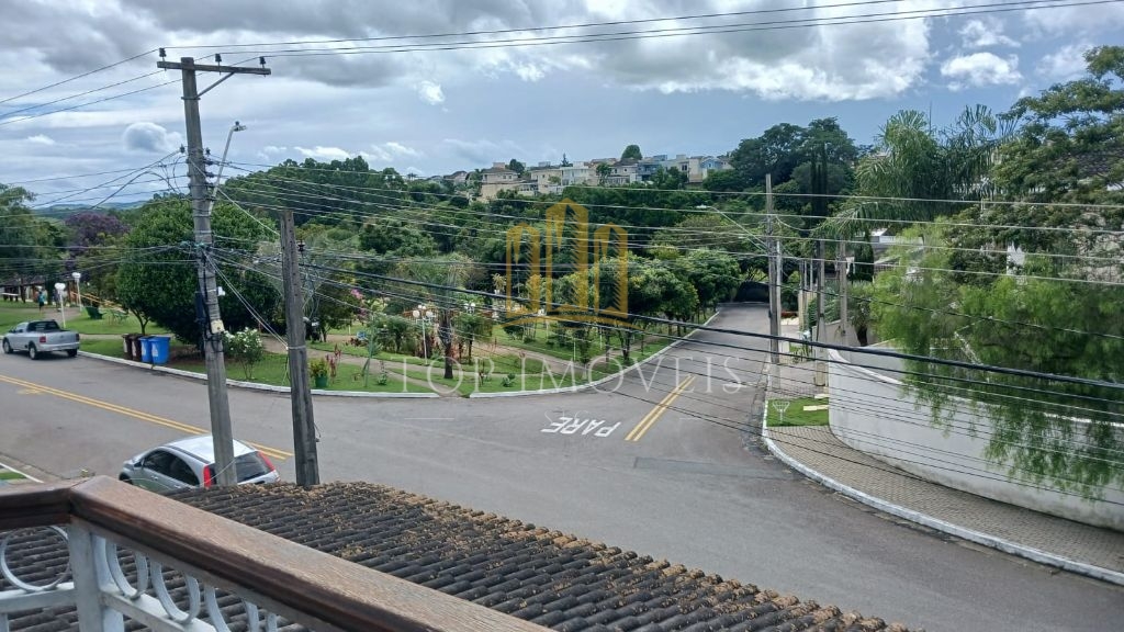 O Condomínio Altos da Serra IV está localizado no Urbanova, sobrado de alto padrão com pé direito duplo, e linda vista para área de lazer. Possui fácil acesso as principais vias da cidade.