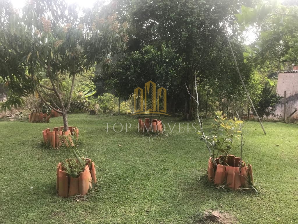 Linda chácara entre guararema e santa branca sp