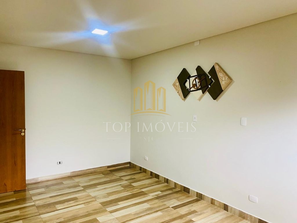 Casa em Condomínio 3 Dormitórios 1 Suíte no Ecopark Bourbon / Caçapava/SP