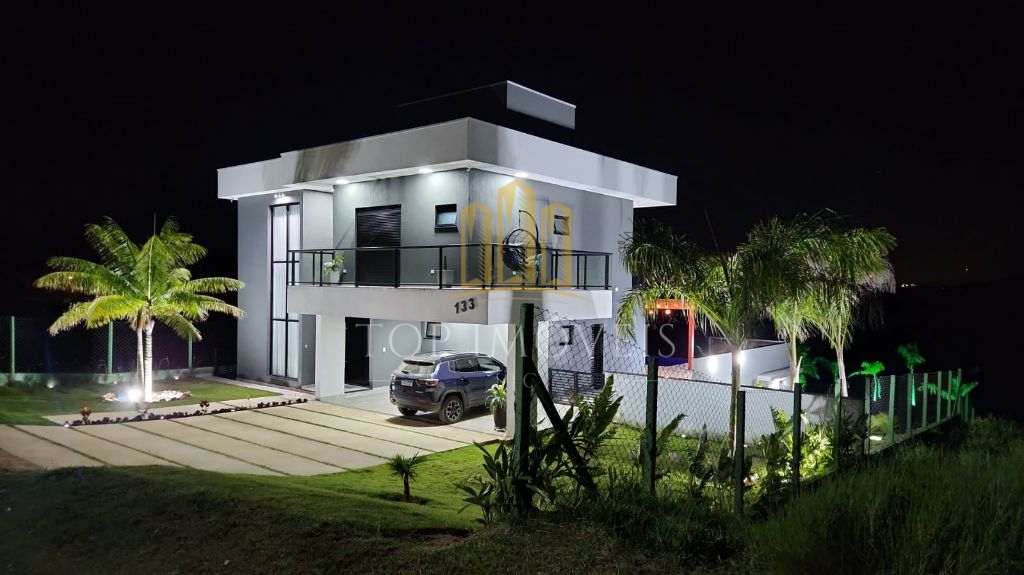 Uma casa que impressiona em cada detalhe!