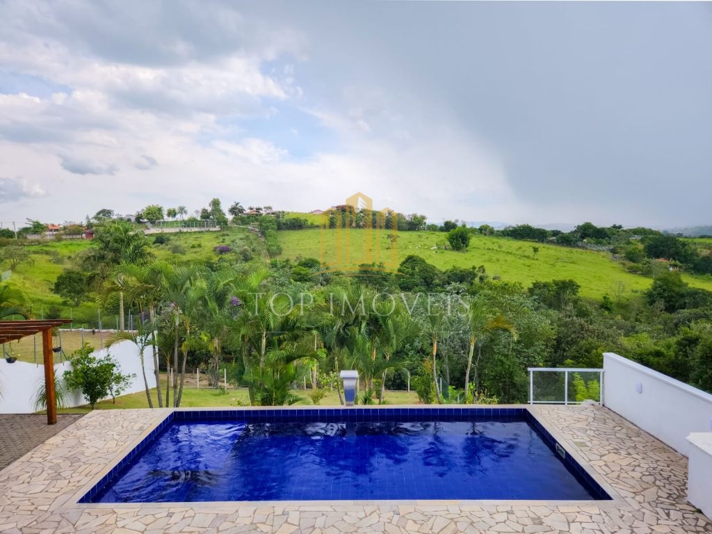 Uma casa que impressiona em cada detalhe exclusividade, sofisticação e natureza em perfeita harmonia