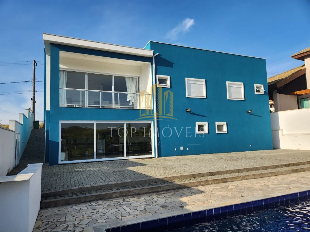 Uma casa que impressiona em cada detalhe exclusividade, sofisticação e natureza em perfeita harmonia