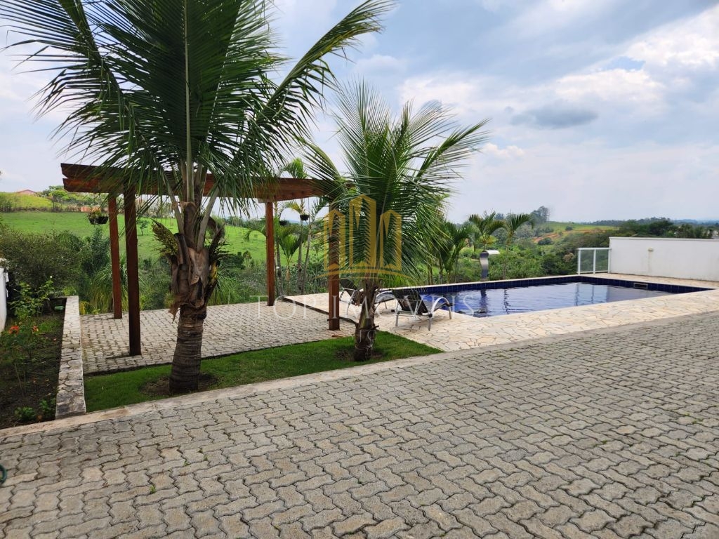 Uma casa que impressiona em cada detalhe exclusividade, sofisticação e natureza em perfeita harmonia