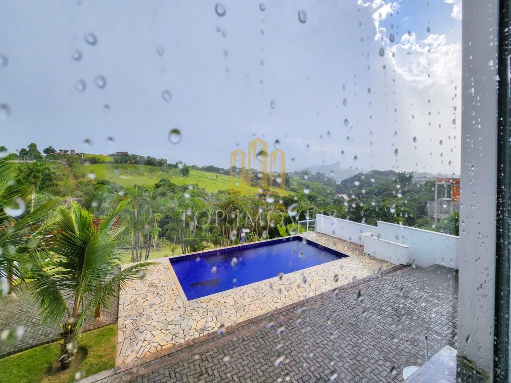 Uma casa que impressiona em cada detalhe exclusividade, sofisticação e natureza em perfeita harmonia