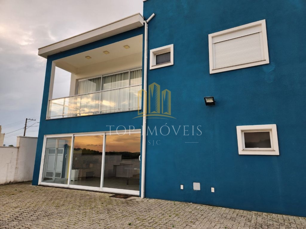Uma casa que impressiona em cada detalhe exclusividade, sofisticação e natureza em perfeita harmonia
