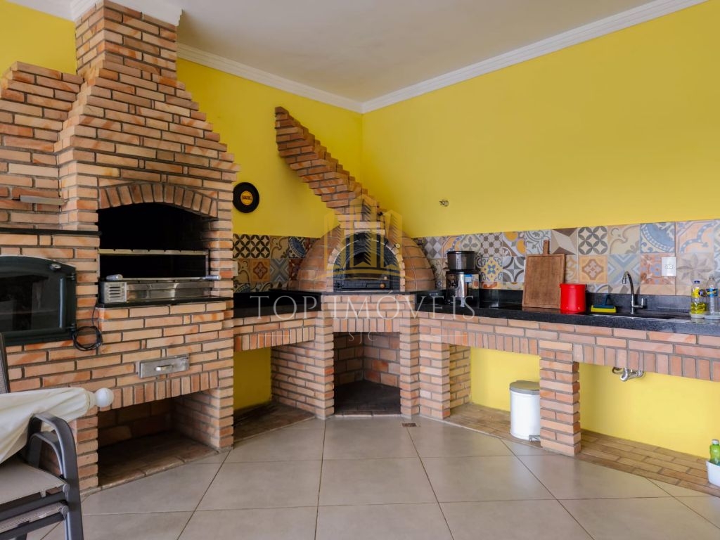 Uma casa que impressiona em cada detalhe exclusividade, sofisticação e natureza em perfeita harmonia