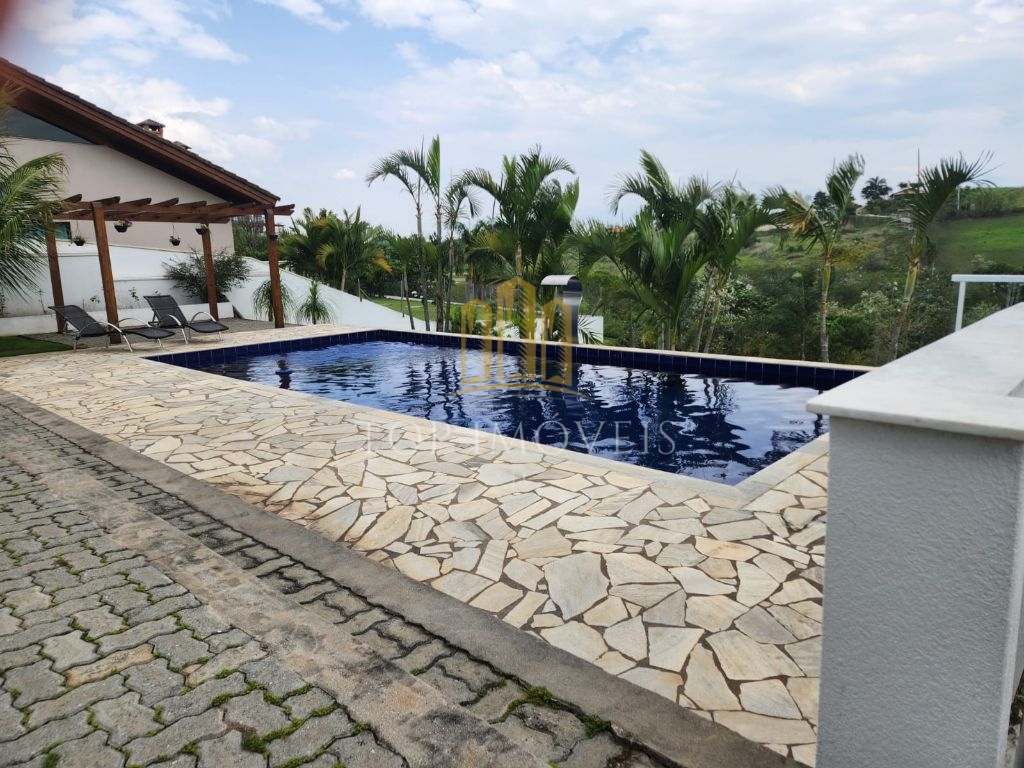 Uma casa que impressiona em cada detalhe exclusividade, sofisticação e natureza em perfeita harmonia