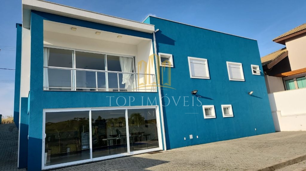 Uma casa que impressiona em cada detalhe exclusividade, sofisticação e natureza em perfeita harmonia