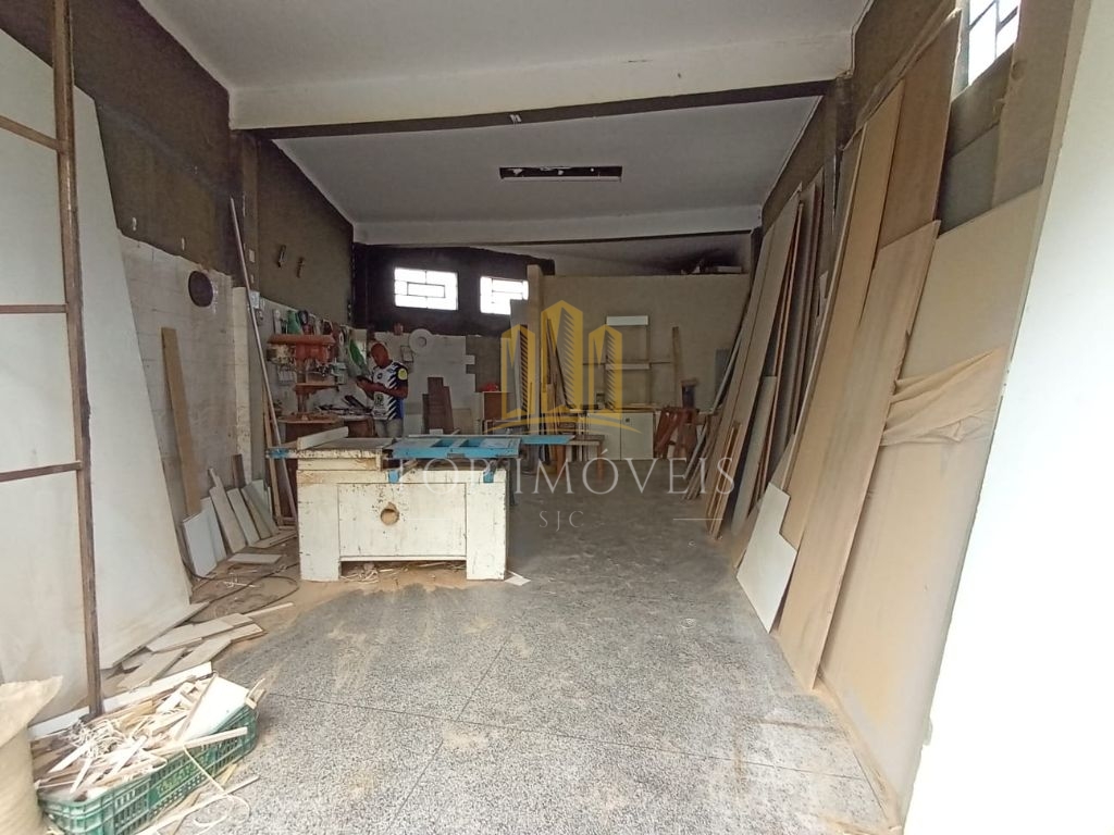 Casa com Ponto Comercial 160,66m² 2 Dormitórios Av Vale do Paraiba.