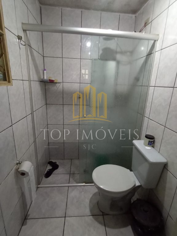 Casa com Ponto Comercial 160,66m² 2 Dormitórios Av Vale do Paraiba.