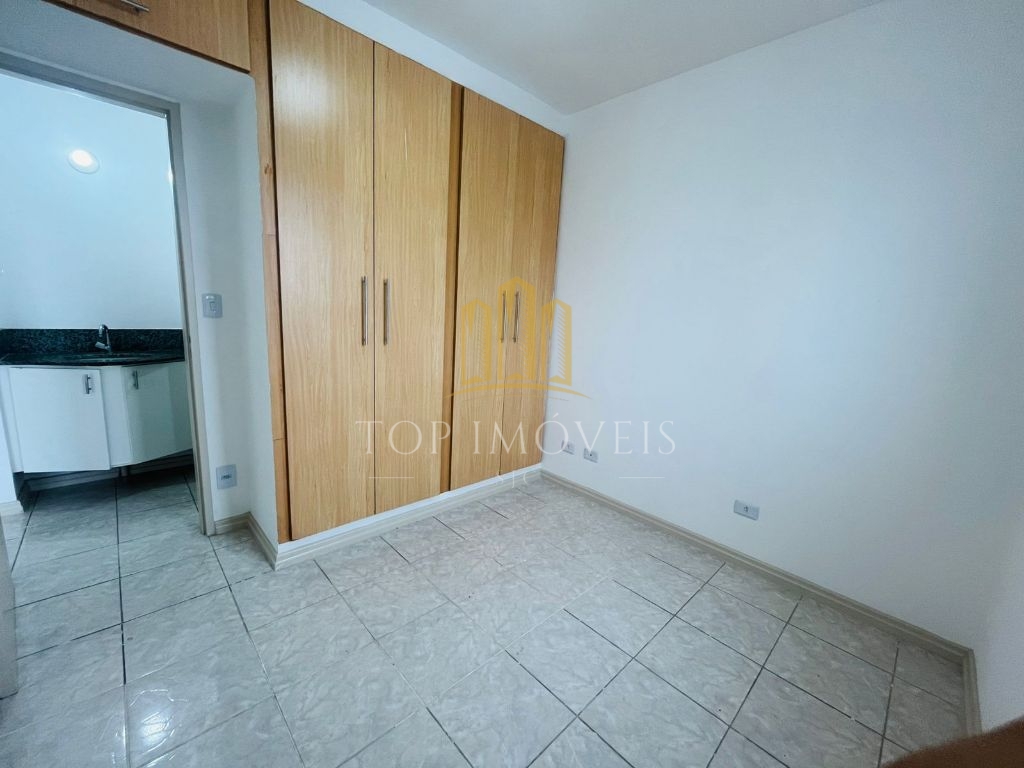Lindo apartamento um dormitório com armário na melhor localização do centro