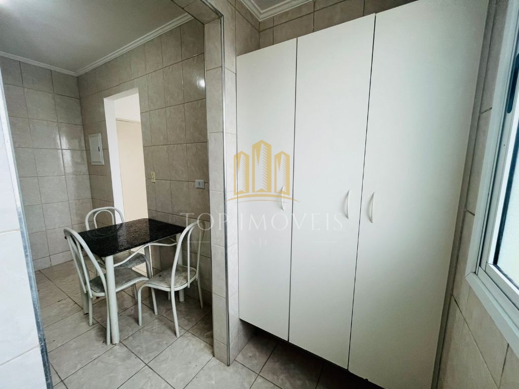 Lindo apartamento um dormitório com armário na melhor localização do centro